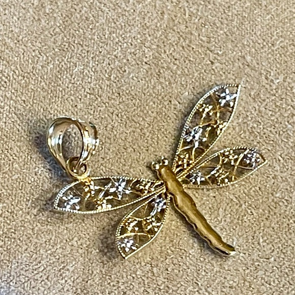 🆕 14k Solid Yellow/White Gold Dragonfly Pendant Diamond Cut - Picture 7 of 13